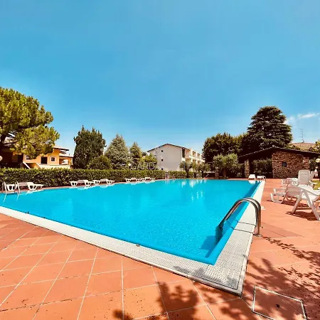 Mercury - Vista Con Piscina * Sirmione